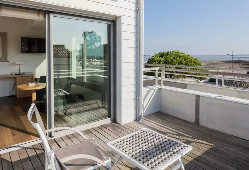 Отель Anne De Bretagne