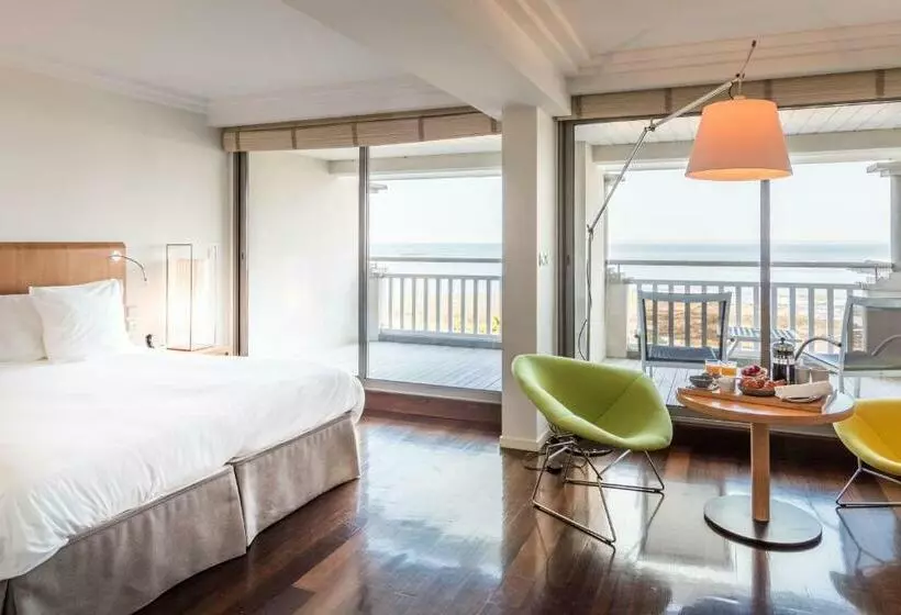 Отель Anne De Bretagne