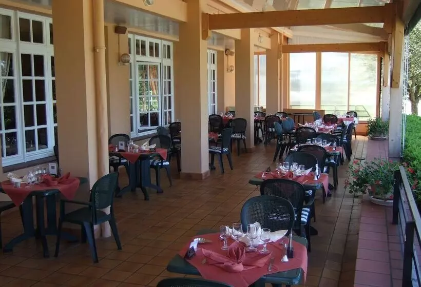 Hotel Auberge De L Orisse Et Iris Hostel