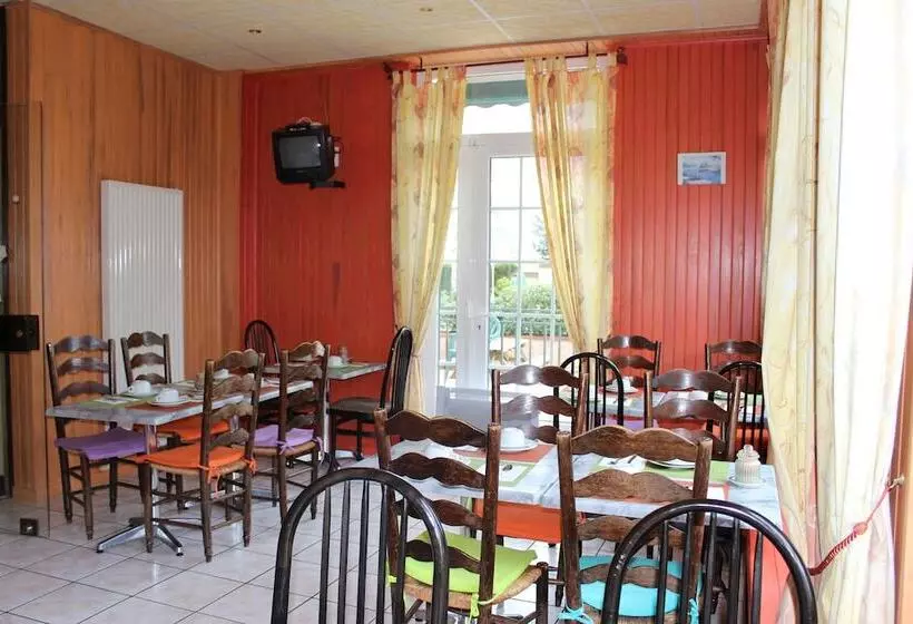 Hotel Auberge De L Orisse Et Iris Hostel