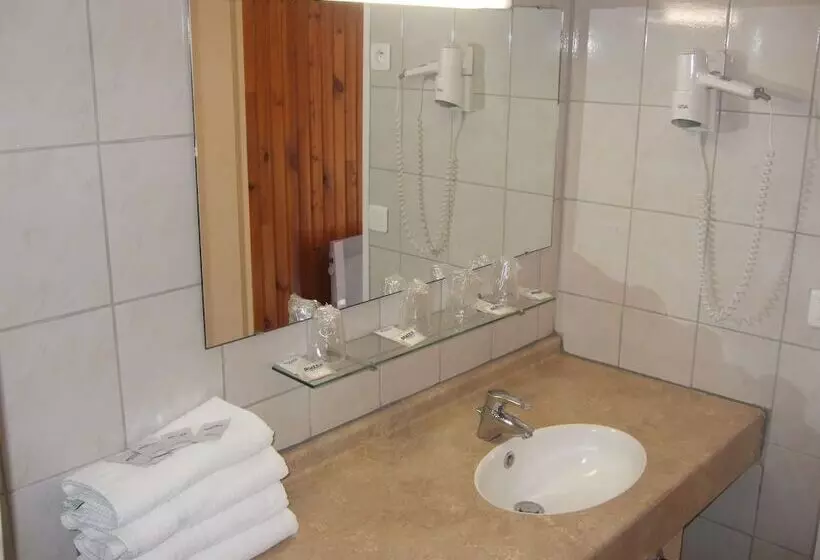 Hotel Auberge De L Orisse Et Iris Hostel