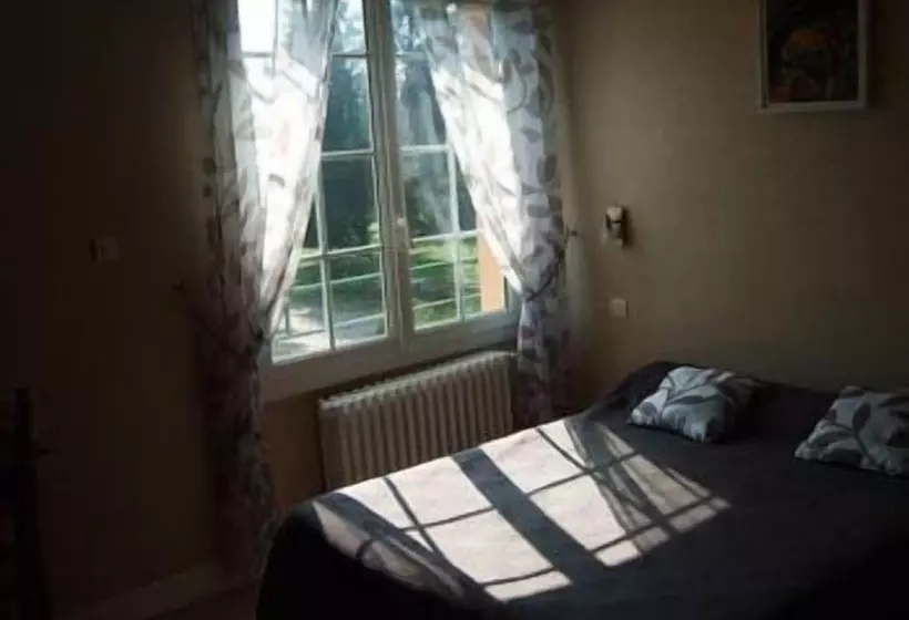 Hotel Auberge De L Orisse Et Iris Hostel