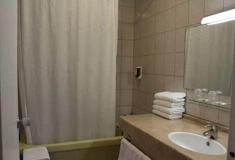 Hotel Auberge De L Orisse Et Iris Hostel