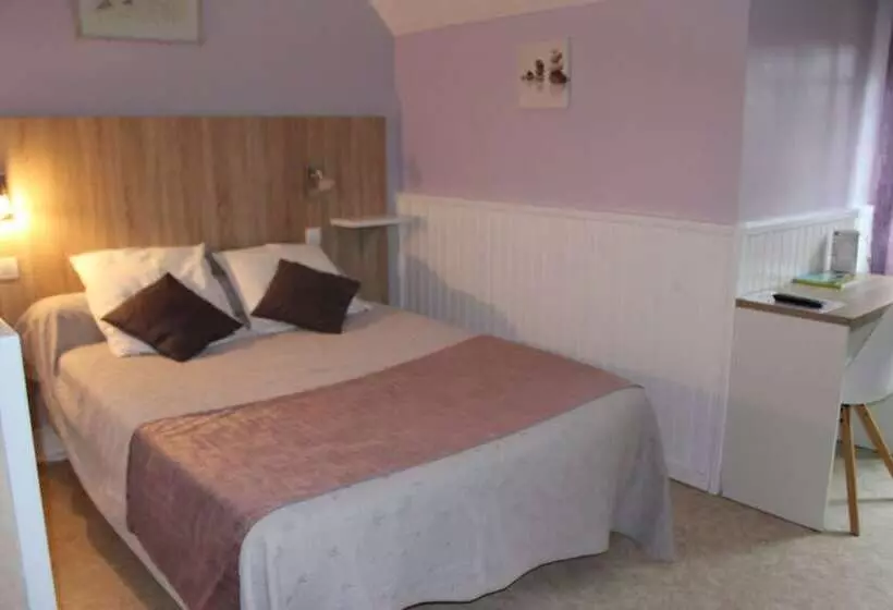 Hotel Auberge De L Orisse Et Iris Hostel