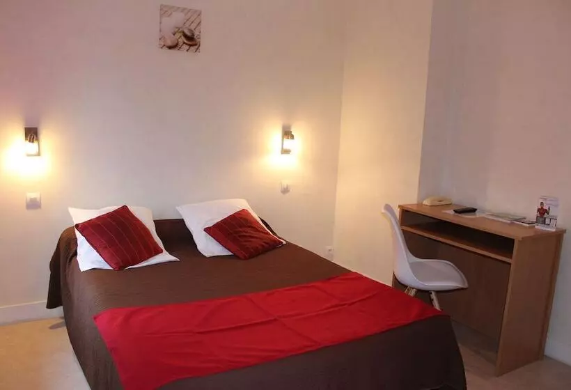 Hotel Auberge De L Orisse Et Iris Hostel