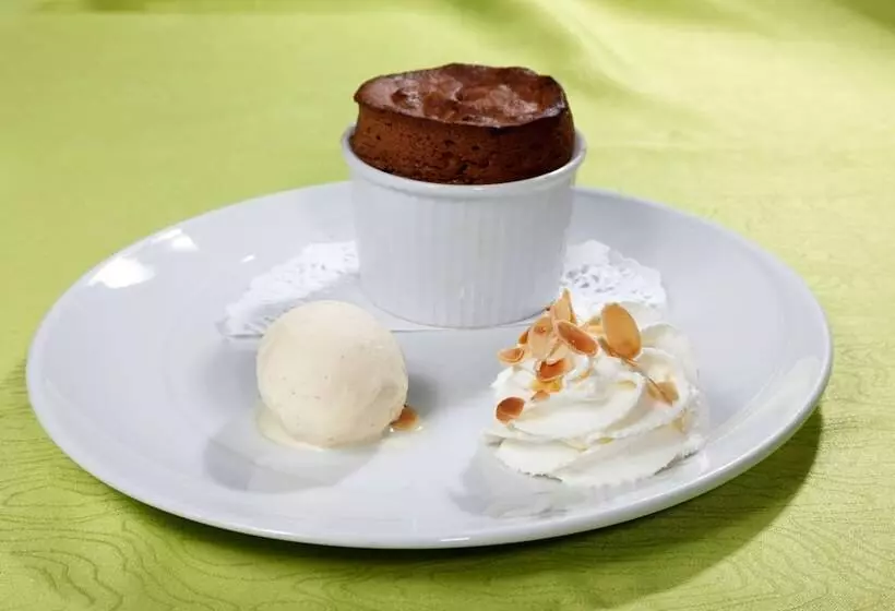 ホテル Auberge Du Cheval Blanc