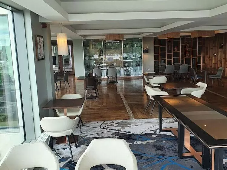 Clayton Hotel Silver Springs