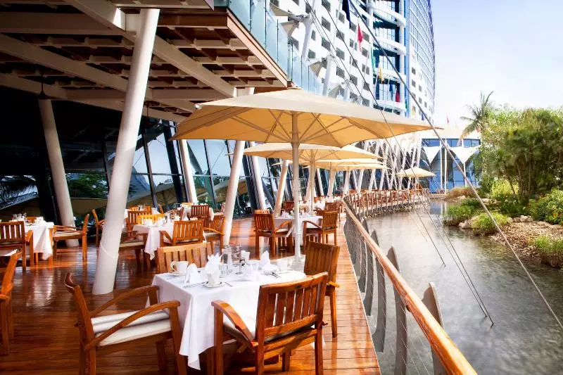 Jumeirah Beach Hotel Dubai