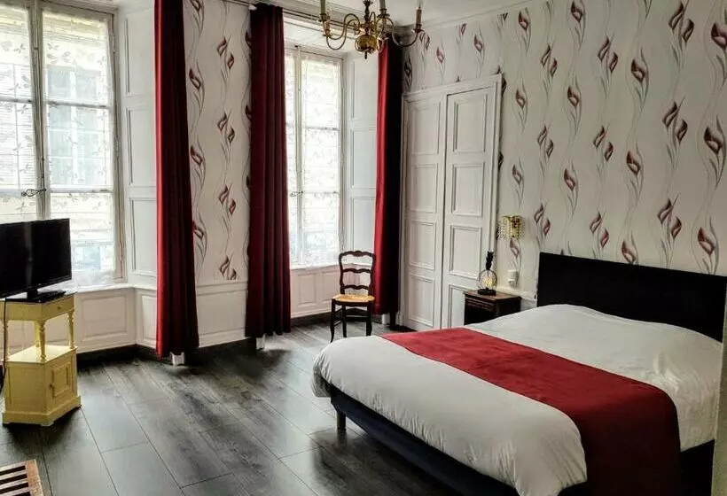 בית מלון כפרי Logis Le Grand Hôtel Du Louvre