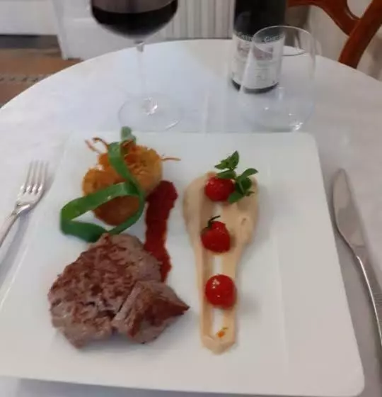 בית מלון כפרי Logis Le Grand Hôtel Du Louvre