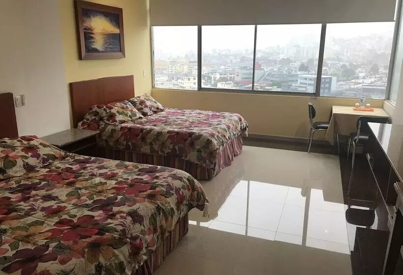 בית מלון כפרי Savoy Inn