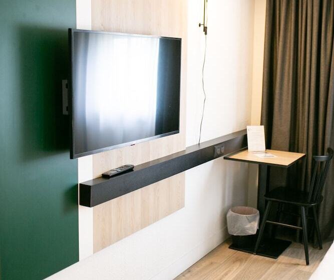 בית מלון כפרי The Originals City, Hôtel Bordeaux Porte Du Bassin