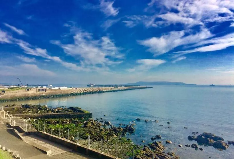 בית מלון כפרי Royal Marine