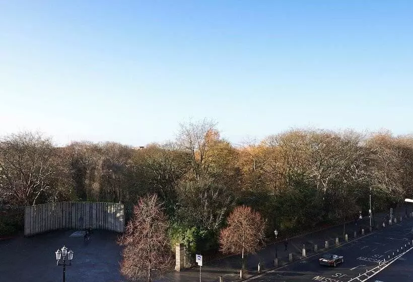 هتل The Shelbourne, Autograph Collection