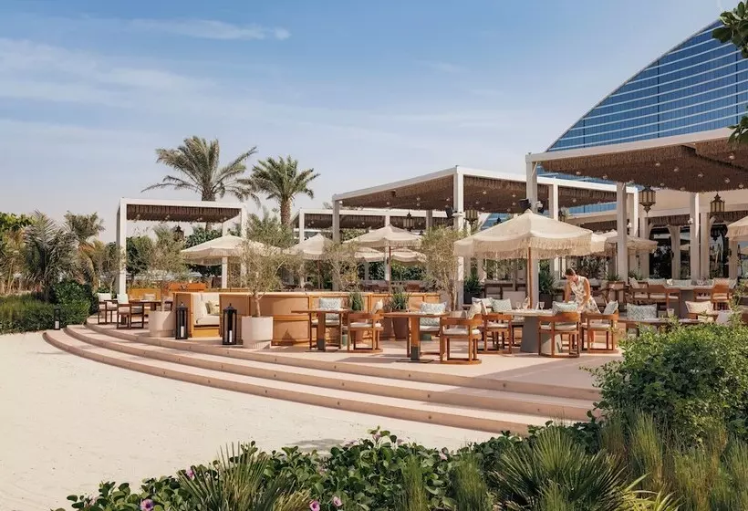 Jumeirah Beach Hotel Dubai