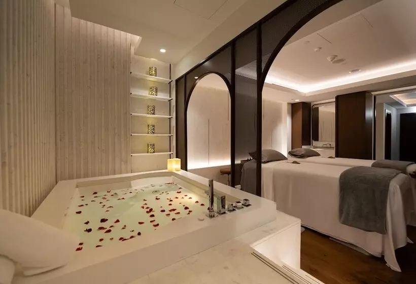 Jumeirah Beach Hotel Dubai