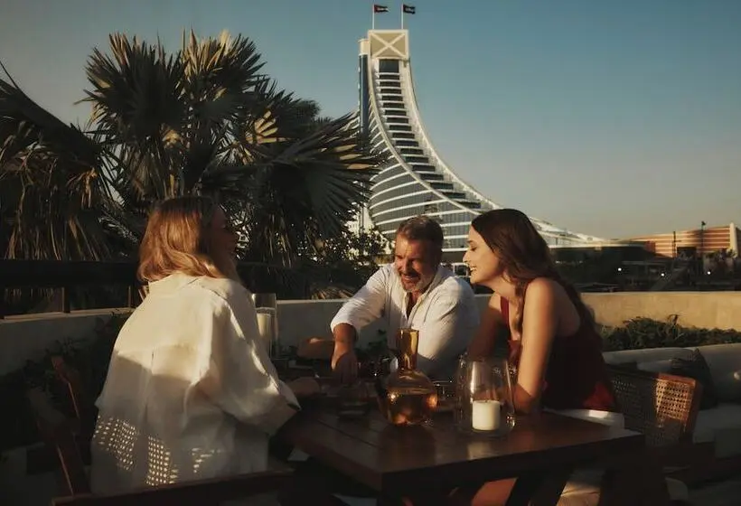 Jumeirah Beach Hotel Dubai