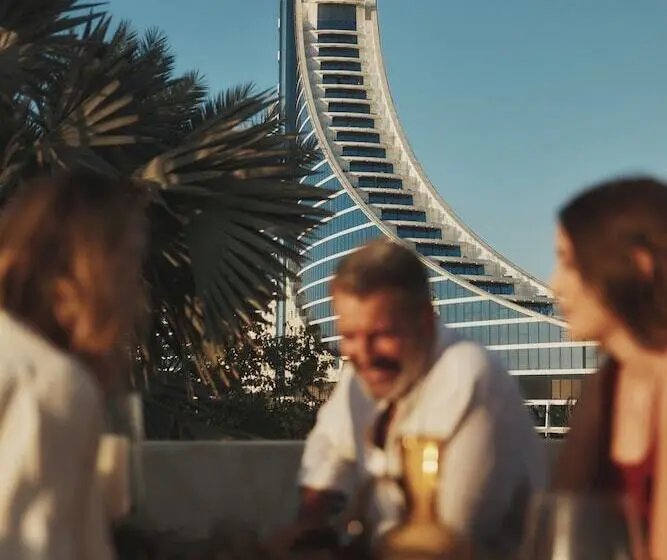 Jumeirah Beach Hotel Dubai