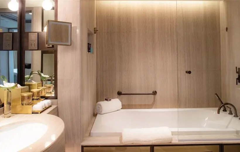 Jumeirah Beach Hotel Dubai