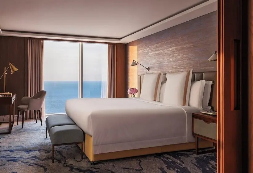 Jumeirah Beach Hotel Dubai