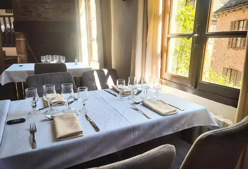 فندق Auberge Saint Jacques