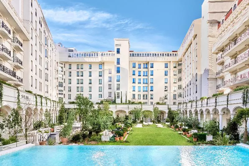 Отель Carlton Cannes, A Regent