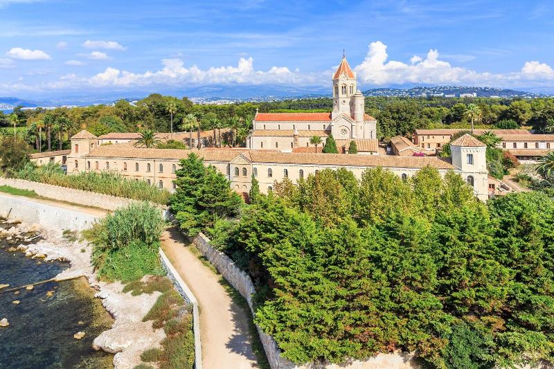 هتل Carlton Cannes, A Regent