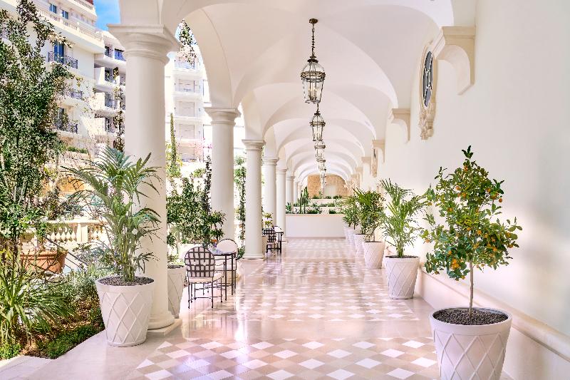 هتل Carlton Cannes, A Regent