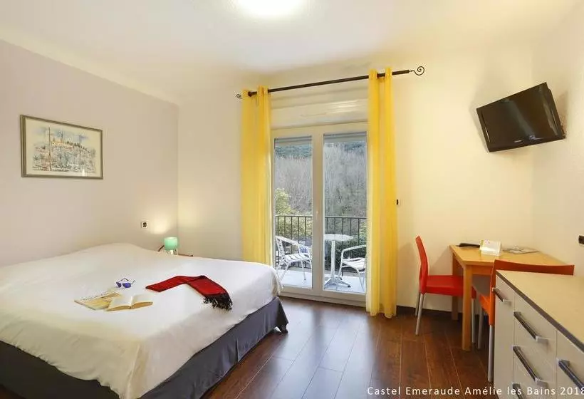 Отель Castel Emeraude