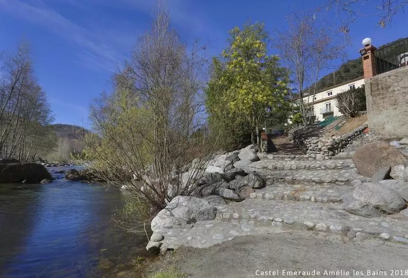 Отель Castel Emeraude