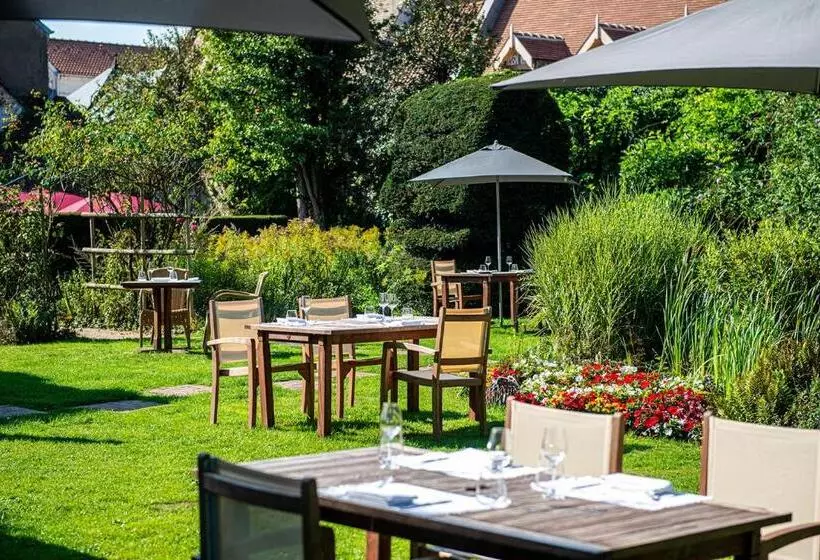 فندق Chateau De Montreuil