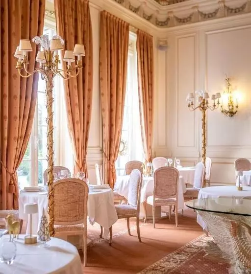 فندق Chateau De Rochecotte