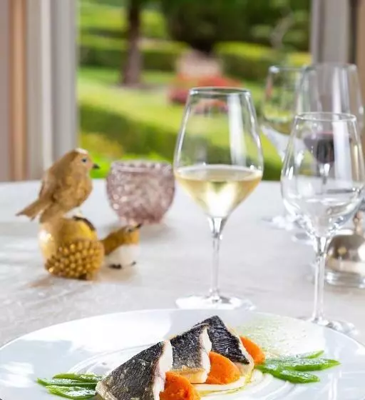 فندق Chateau De Rochecotte