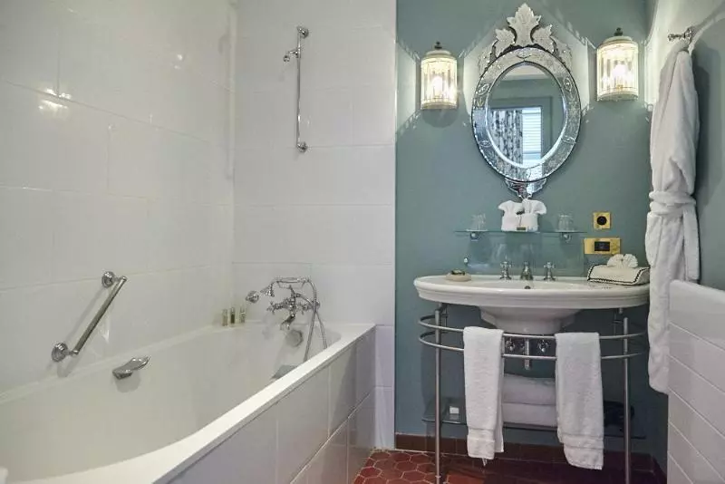 Отель Chateau De Varenne