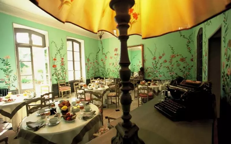 Отель Chateau De Varenne