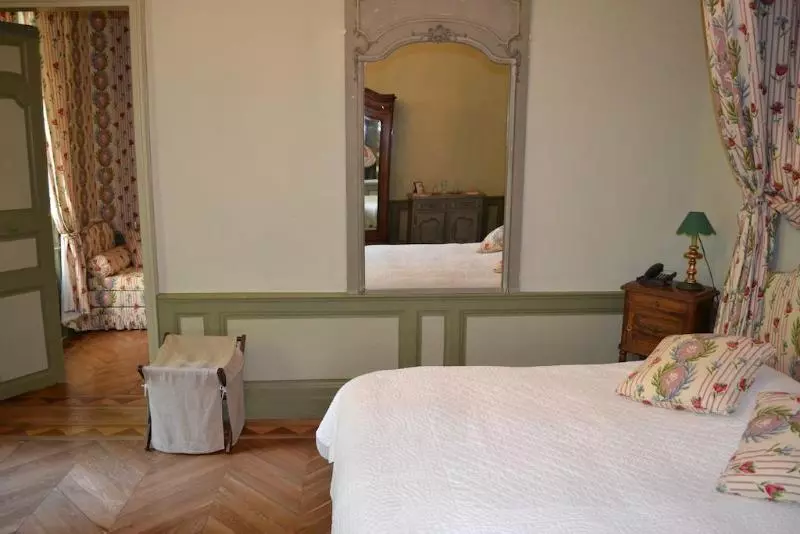 Отель Chateau De Varenne