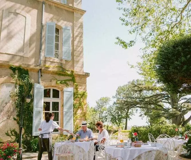 Отель Chateau De Varenne