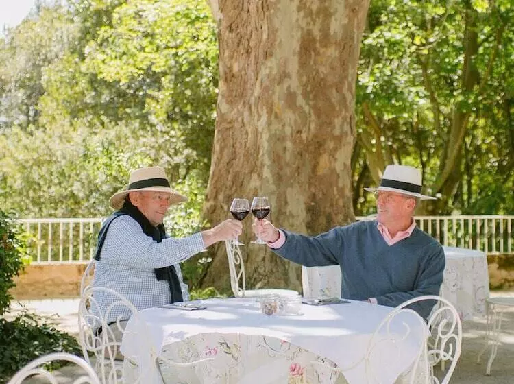 Отель Chateau De Varenne