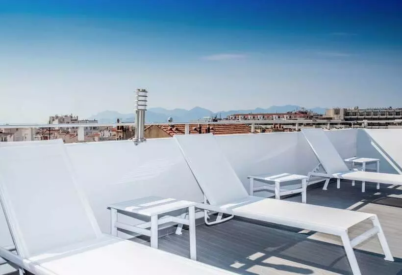 Отель De France