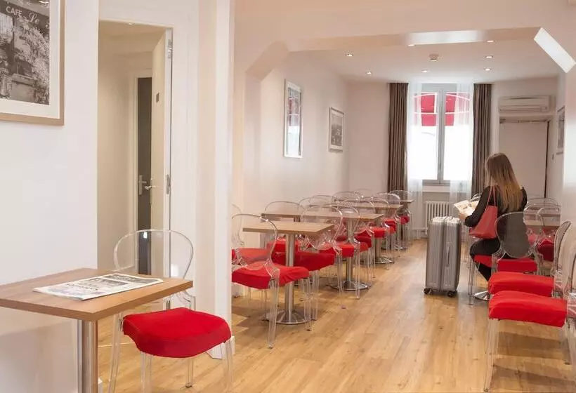 Отель De France