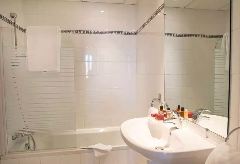 Отель De France