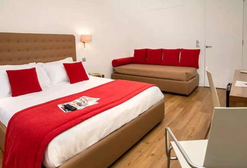 Отель De France