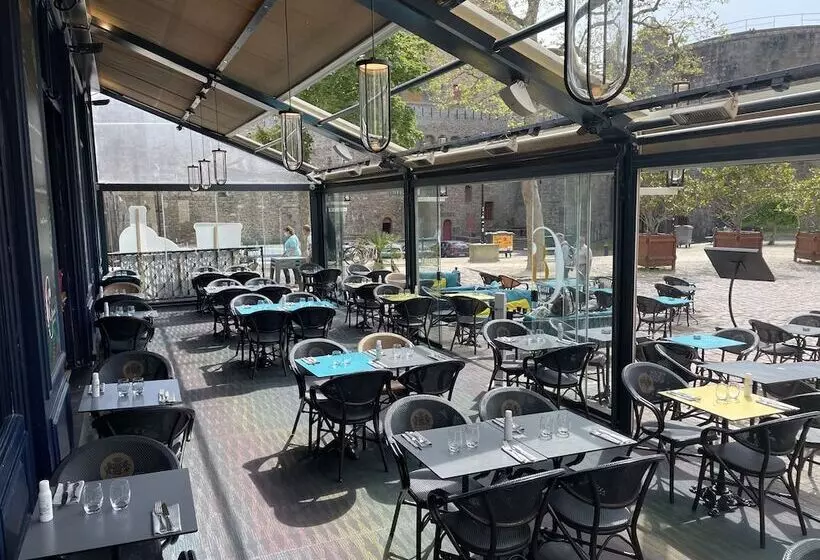 هتل Hôtel France Et Chateaubriand