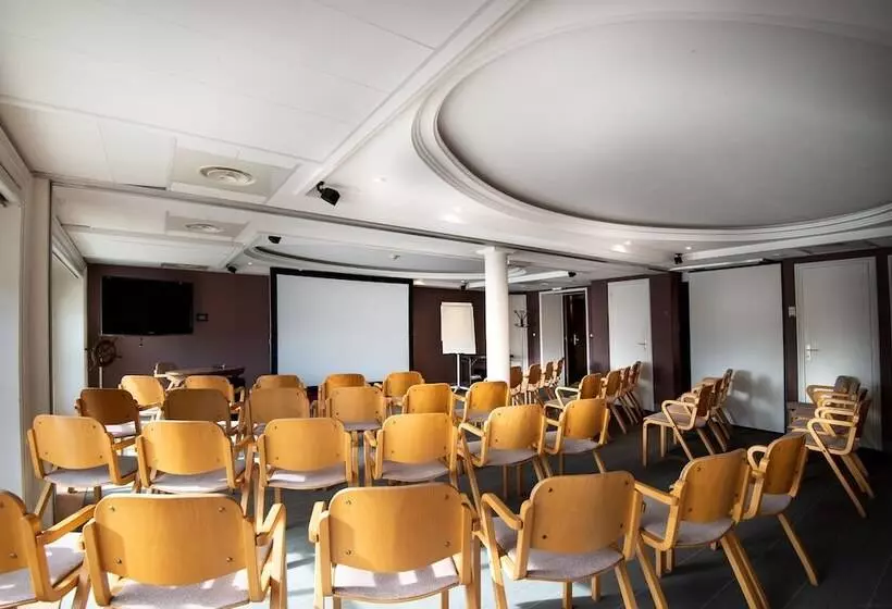 هتل Hôtel France Et Chateaubriand