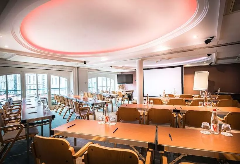 هتل Hôtel France Et Chateaubriand