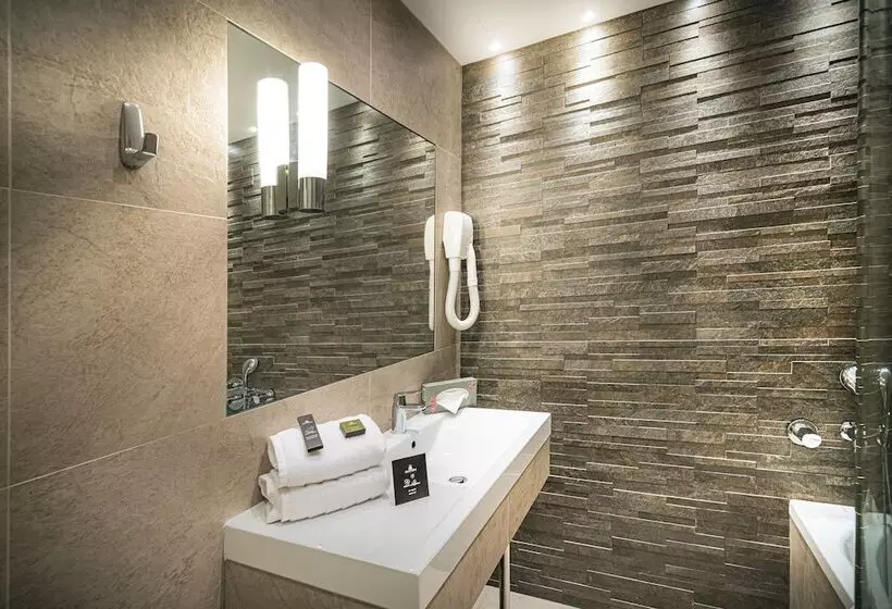 هتل Hôtel France Et Chateaubriand