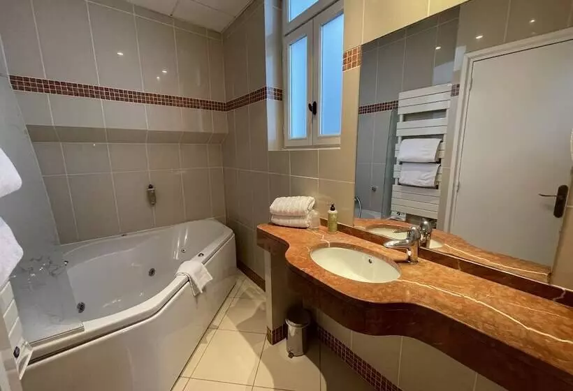 هتل Hôtel France Et Chateaubriand