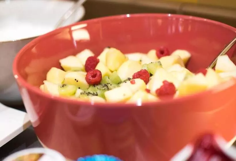 Отель Des Artistes