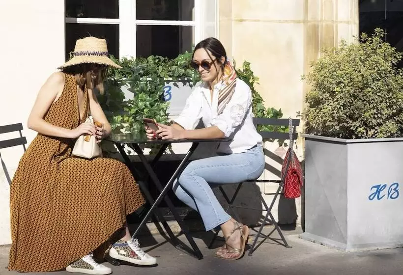 هتل Hôtel De Banville