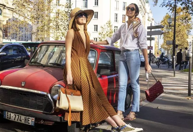 هتل Hôtel De Banville